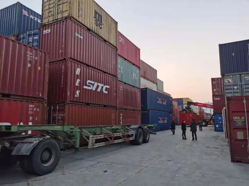 貨代車隊年終變奏 倉庫變堆場，年前最后一班崗的挑戰(zhàn)與堅守